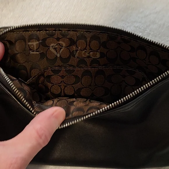 Coach wristlet - Picture 7 of 9